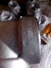 ASTM A182 F53 2507 UNS S32750 1.4410 Soket Tempa Berulir Siku Tee Cap Kopling Silang